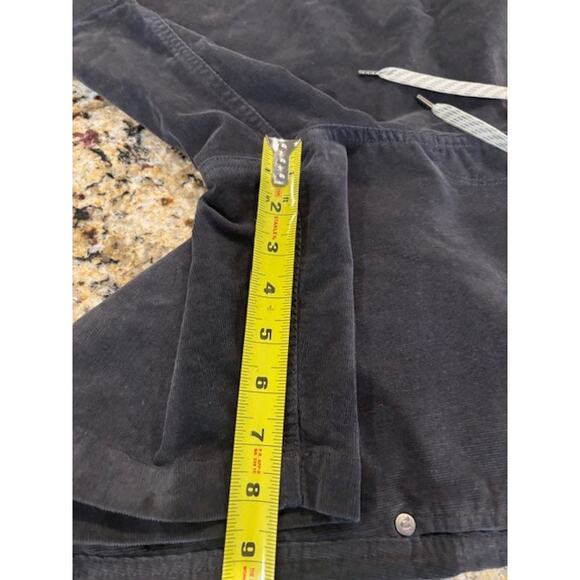 Vuori Shorts Mens Extra Large Optimist Corduroy 8" Inseam Elastic Waist XL - Picture 6 of 8